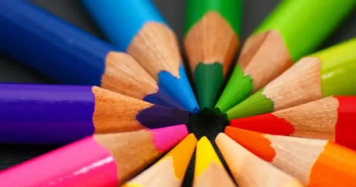 ماذا يقول عنك لونك المفضل